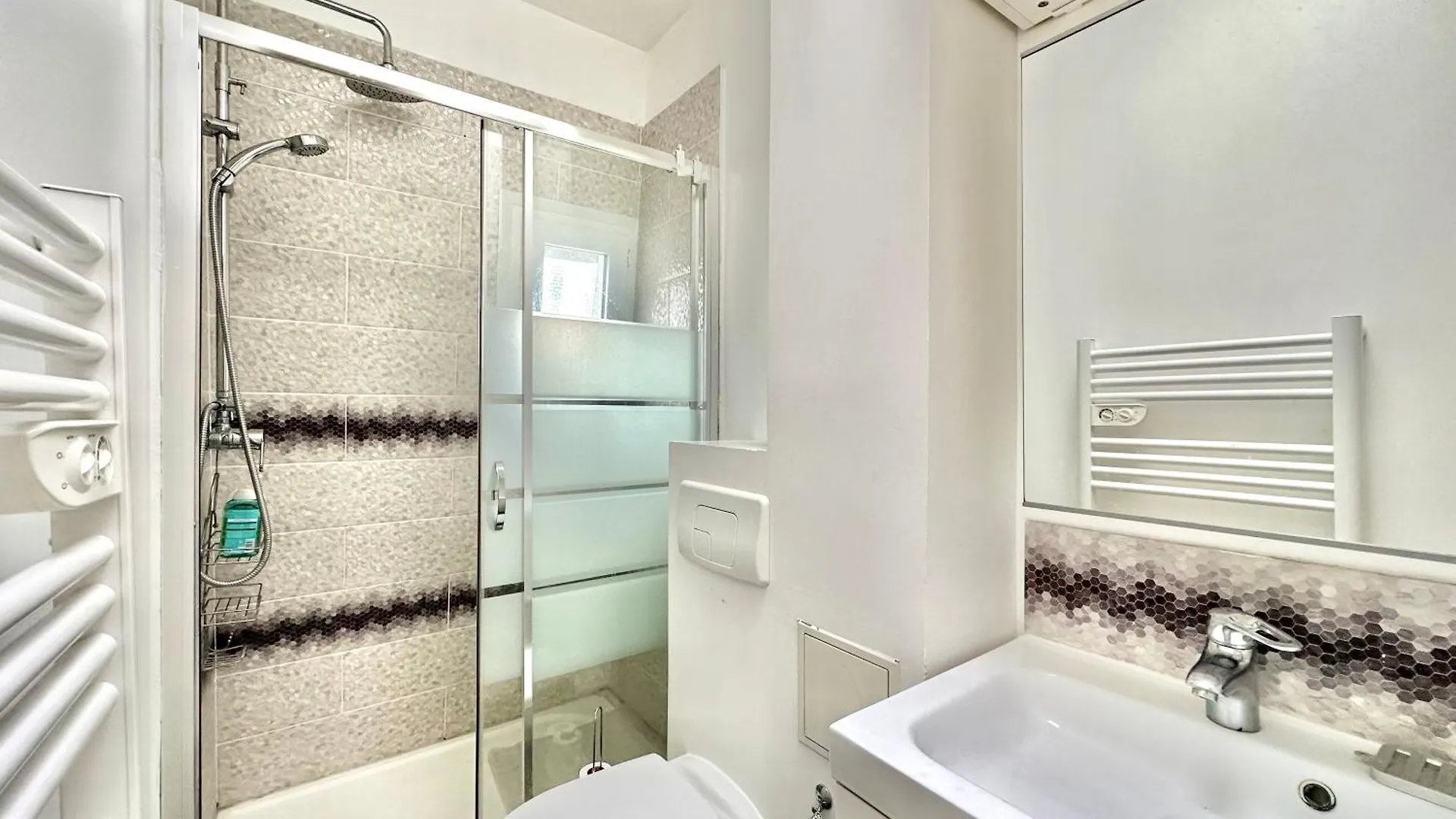 Bright And Stylish For 4 Next Eiffel Tower Apartment
